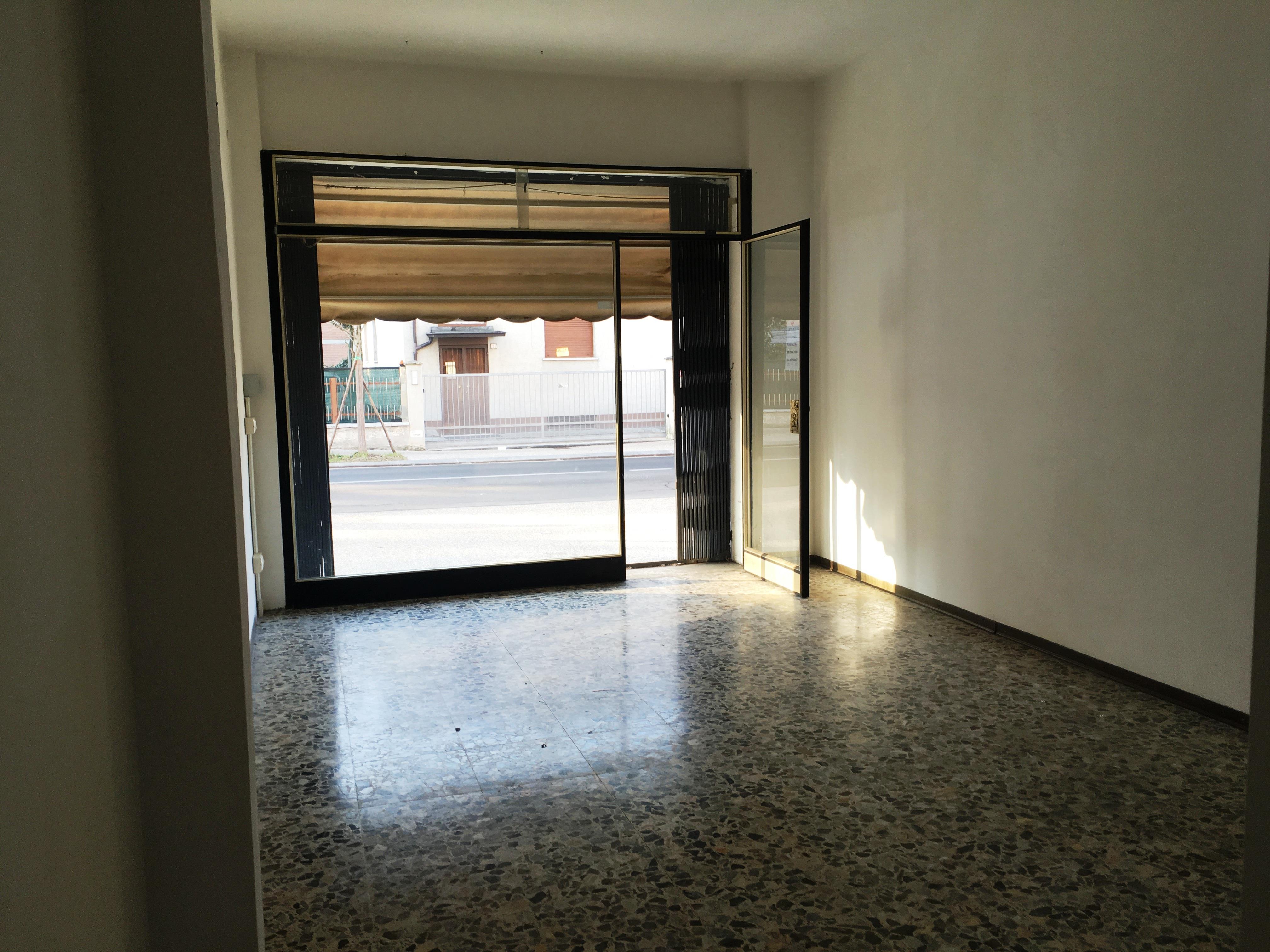 Negozio a reggio nell'emilia in via bismantova n. 25/b (zona sud) Loft 40 mq