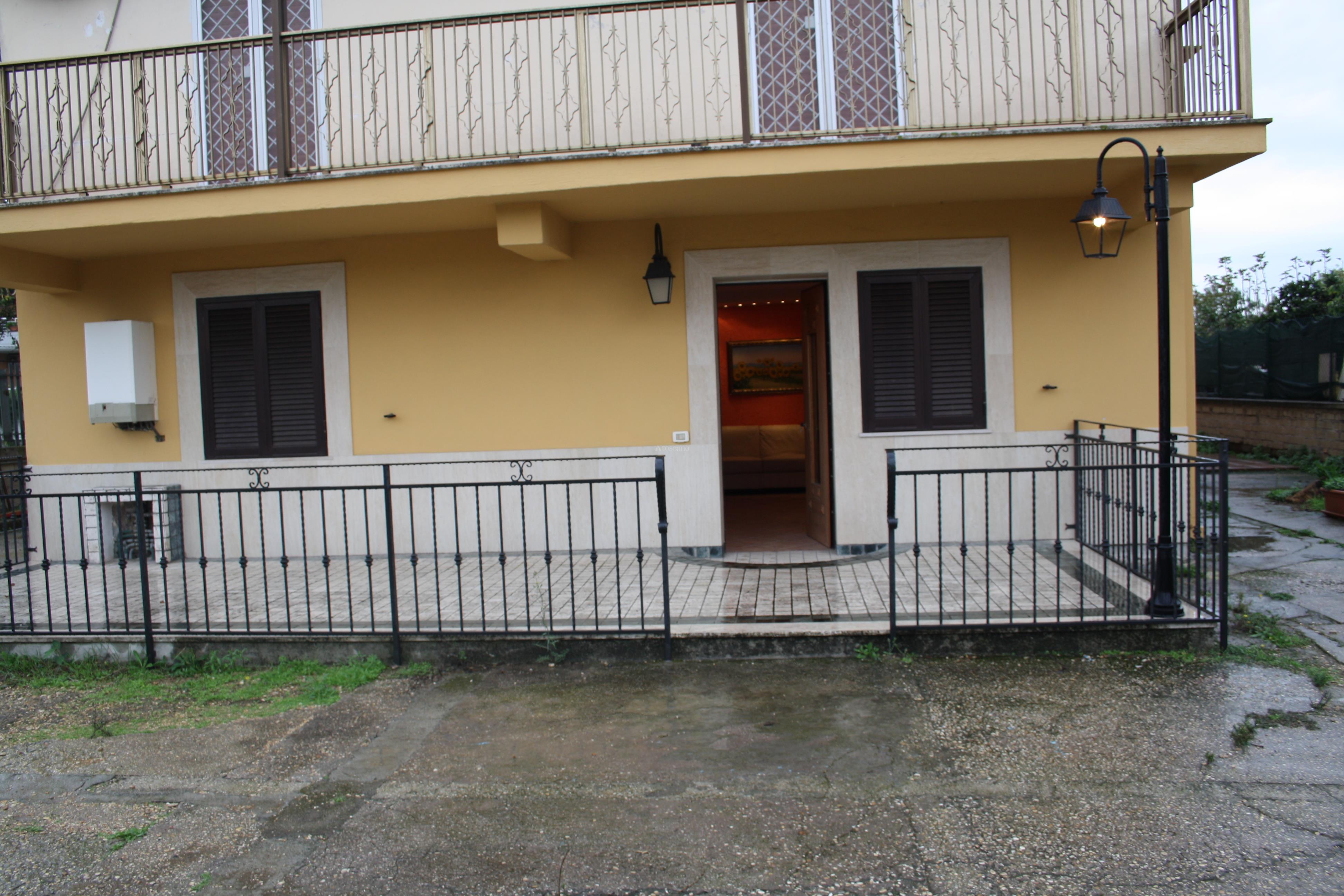 Casa a roma in via domenico serradifalco (zona ostia antica)