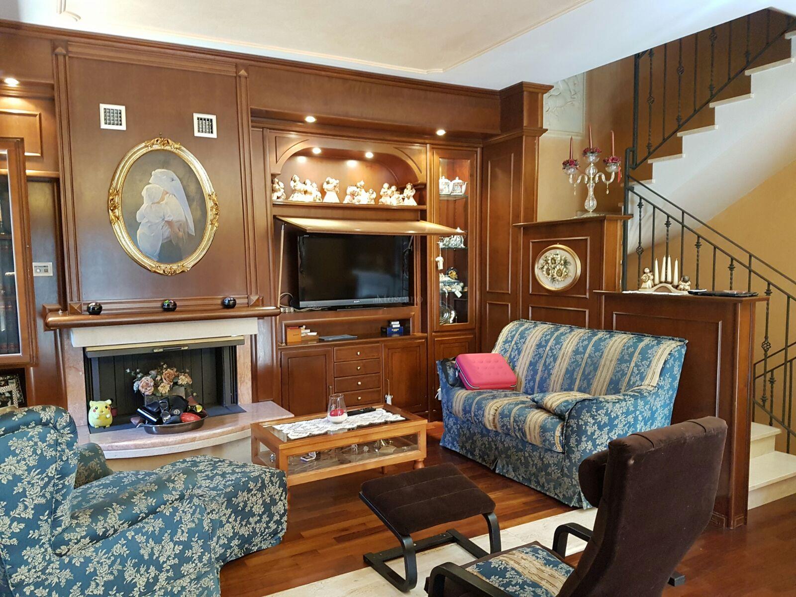 Villa a roma in via cesare bazzani (zona villaggio azzurro, tre pini)